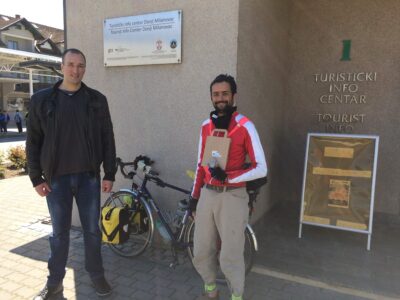 Nikola, from the tourist information center in Donji Milanovac, was very excited to meet someone from Brazil, and gave me a magnet and a souvenir bag as a gift (Serbia, April '17)