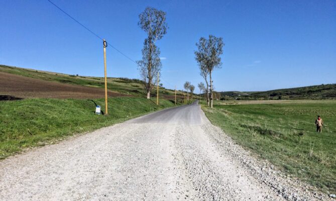 Romanian countryside between Drobeta-Turnu Severin and Craiova (April '17)