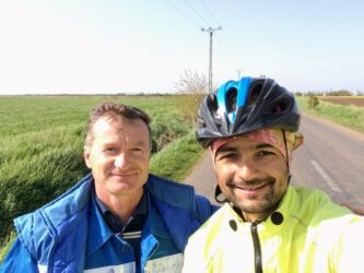 if my memory serves me well, this is Marian, whom i’d also met at Viorica’s bar during the weekend, and recognized me on the road when i was on my way to Galați and he passed on his way to work (Romania, April '17)