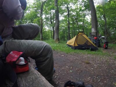 i can’t really say that i knew what i was doing further cleaning up the wound with the first aid kit after the dip in the river either (Lithuania, June 14th, '17)