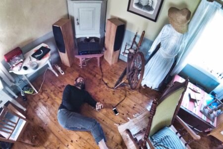 no internet and a good stereo