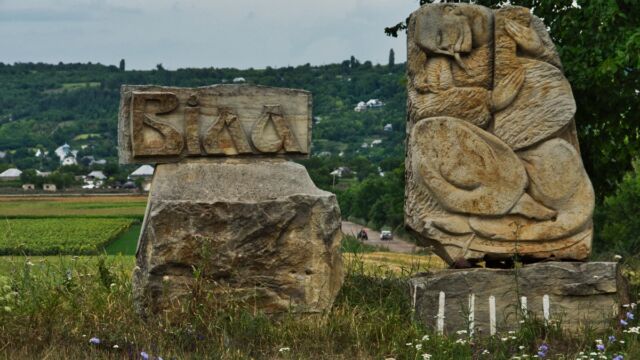 The sculptures were also unique. (Bila)